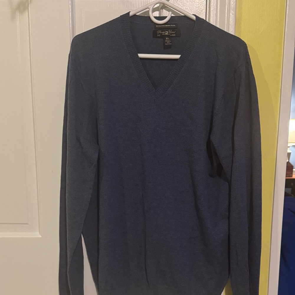 Pronto Uomo Men's V-Neck Sweater in Navy